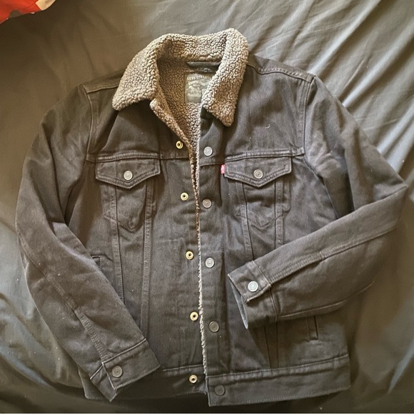 Levi’s Black Sherpa Trucker Jacket - Picture 1 of 3